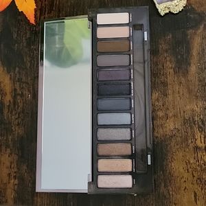 Urban Decay naked smoky palette